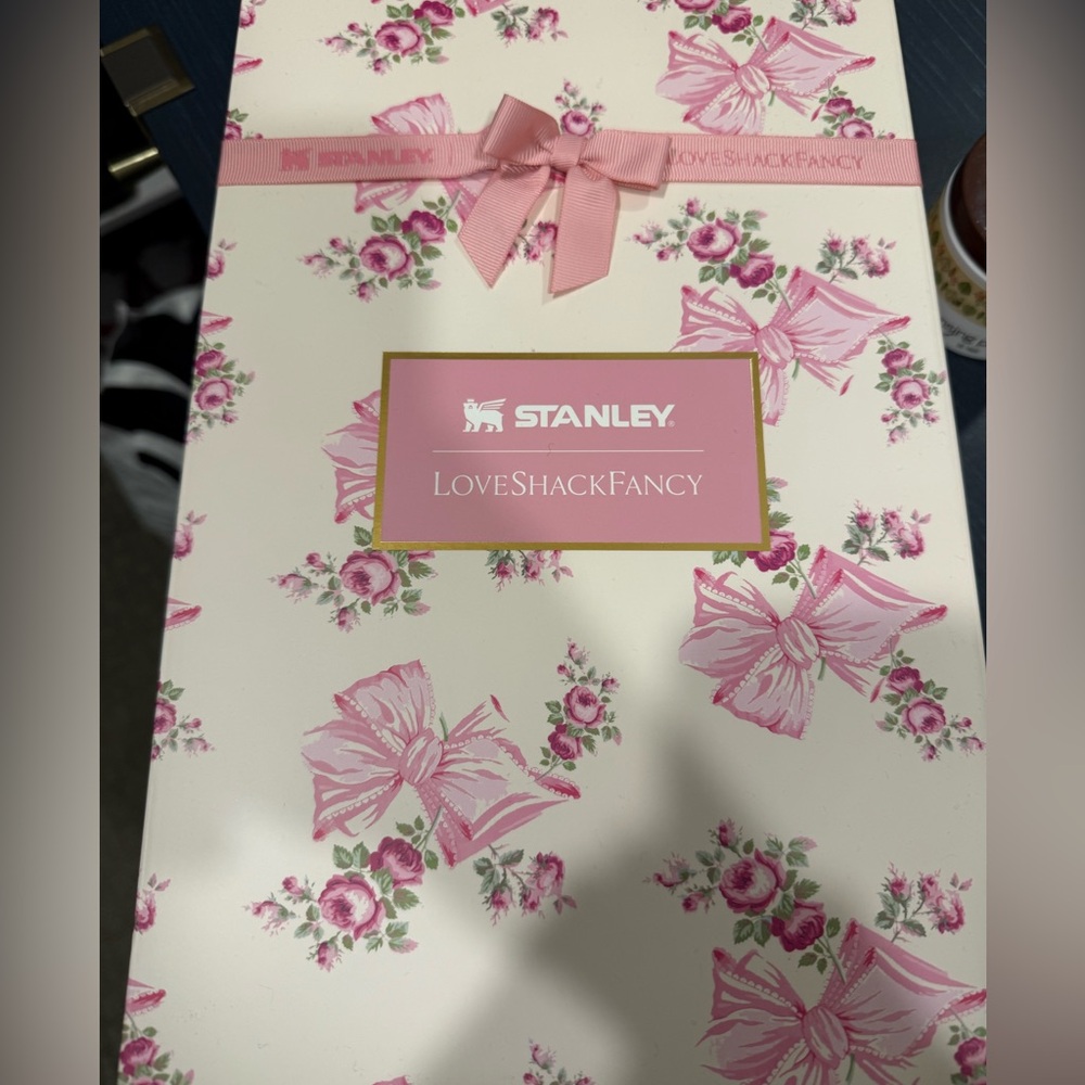LOVESHACKFANCY STANLEY BRAND NEW - SOLD OUT 🩷 love shack fancy 40 OZ